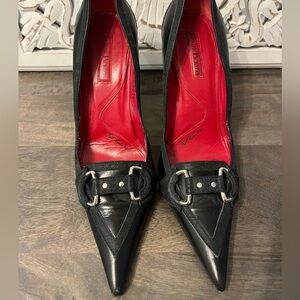 Cesare Paciotti Leather & Suede Pointy Stilettos with silver hardware. 38.5